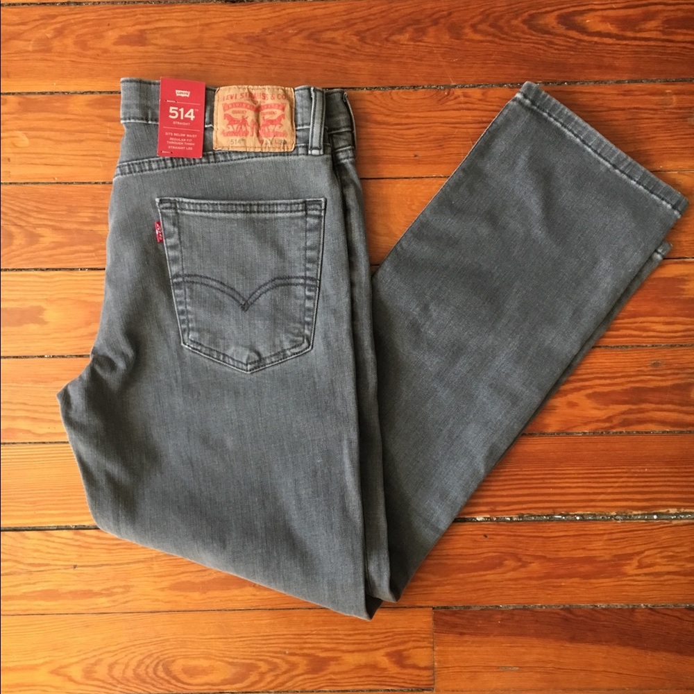 32 x 30 NWT Gray Levi’s 514 Straight Leg Jeans